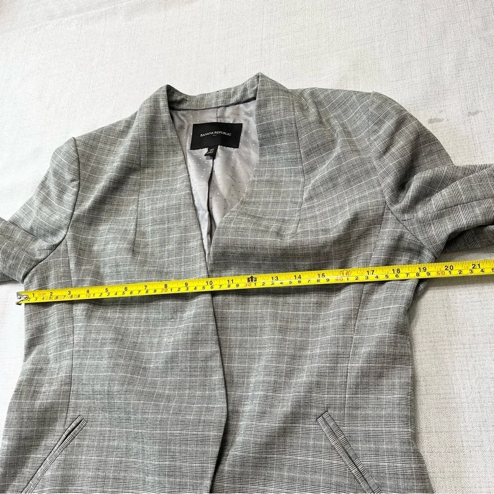 Banana Republic Factory Gray Plaid Blazer Jacket in Size 10